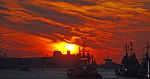 Mein Lieblingsort: HADAG Fähren beim Sonnenuntergang